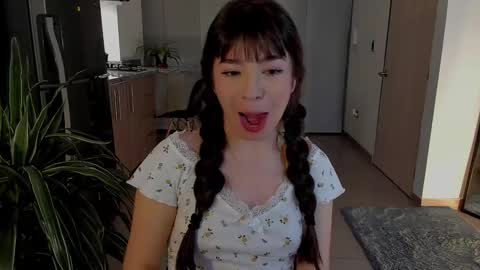 Tsuky online show from January 8, 2025, 2:25 am