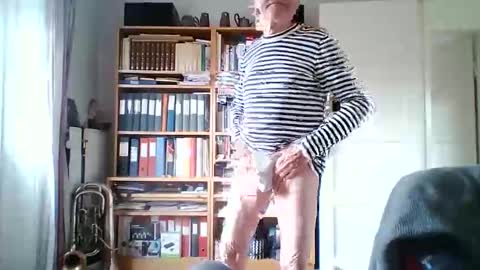 FINN but call me NANNA online show from May 12, 2026, 8:22 am