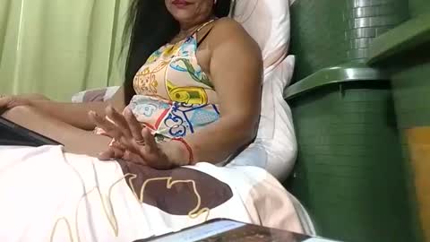 Mae online show from November 13, 2025, 11:14 pm