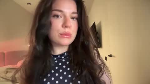 Snapshot of tutti_frutti_ chatting on June 26, 2026, 5:17 pm Ariana online show from June 26, 2026, 5:17 pm