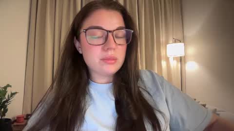 Snapshot of tutti_frutti_ chatting on July 24, 2026, 8:29 pm Ariana online show from July 24, 2026, 8:29 pm