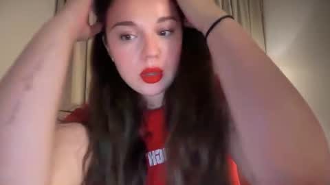 Snapshot of tutti_frutti_ chatting on August 8, 2026, 5:48 pm Ariana online show from August 8, 2026, 5:48 pm