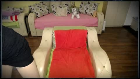 Clementine online show from March 7, 2025, 9:29 am