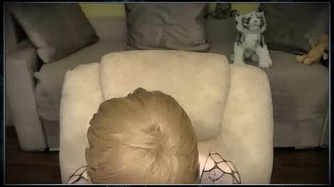 Clementine online show from November 12, 2025, 8:04 am