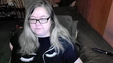 Lana online show from February 16, 2025, 8:11 pm