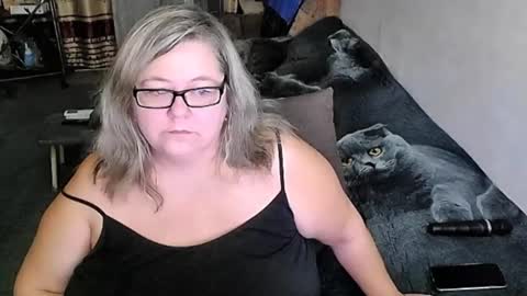 Lana online show from October 8, 2025, 10:07 pm