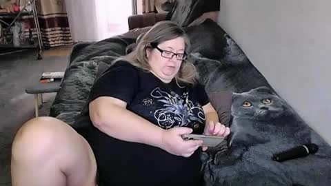 Lana online show from April 21, 2026, 1:42 am