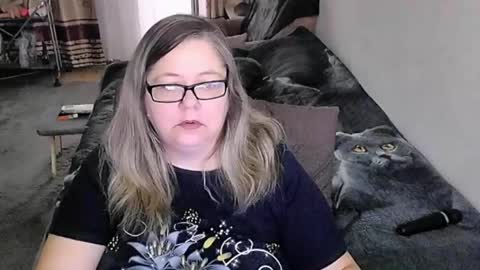 Lana online show from April 21, 2026, 2:51 am