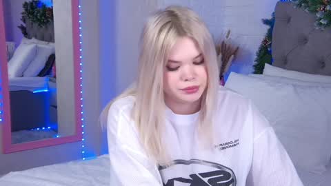 Snapshot of tweety_pie_ chatting on December 28, 2024, 4:19 am Hallie online show from December 28, 2024, 4:19 am