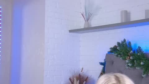 Snapshot of tweety_pie_ chatting on December 28, 2024, 7:22 am Hallie online show from December 28, 2024, 7:22 am