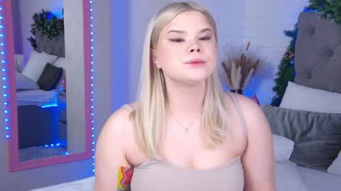 Snapshot of tweety_pie_ chatting on December 30, 2024, 1:15 am Hallie online show from December 30, 2024, 1:15 am