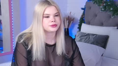 Snapshot of tweety_pie_ chatting on January 8, 2025, 1:11 am Hallie online show from January 8, 2025, 1:11 am