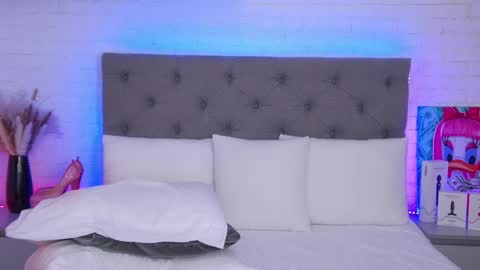 Snapshot of tweety_pie_ chatting on March 1, 2025, 4:04 am Hallie online show from March 1, 2025, 4:04 am