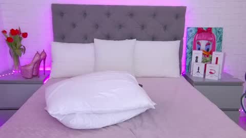 Snapshot of tweety_pie_ chatting on March 8, 2025, 4:34 am Hallie online show from March 8, 2025, 4:34 am