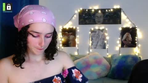 TwinFlamesXX online show from January 27, 2025, 11:00 pm