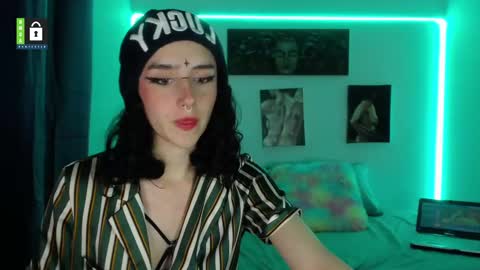 TwinFlamesXX online show from March 4, 2025, 2:27 am