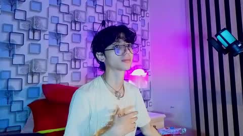 Snapshot of twink_sebas7 chatting on May 7, 2026, 12:21 pm Sebastin online show from May 7, 2026, 12:21 pm