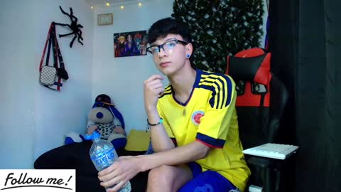Snapshot of twink_sebas_ chatting on January 22, 2025, 6:41 pm Bad boy sebastian online show from January 22, 2025, 6:41 pm