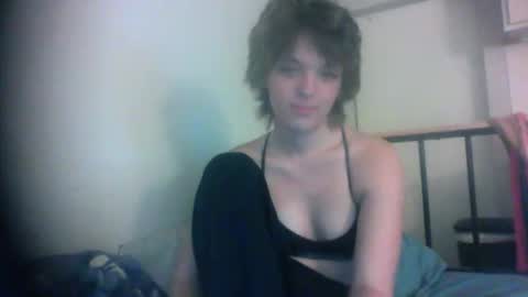 twinkl3toz3 online show from April 30, 2026, 1:56 am