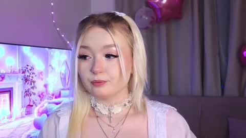 twinklefluff online show from December 5, 2025, 4:14 pm