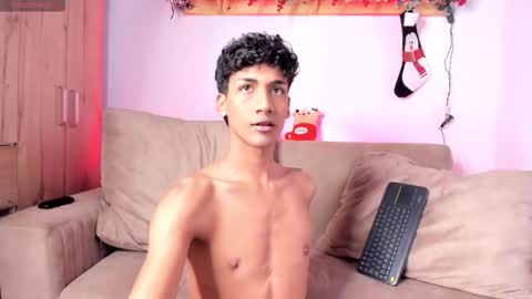 Snapshot of twinksboys_23 chatting on November 18, 2025, 2:43 pm twinksboys_23 online show from November 18, 2025, 2:43 pm