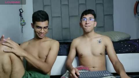 twinksecrets_ online show from April 23, 2026, 10:14 am