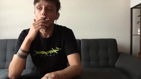 Derrick online show from October 16, 2025, 5:14 pm