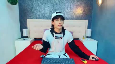 twinslovers_ online show from October 9, 2025, 8:51 pm