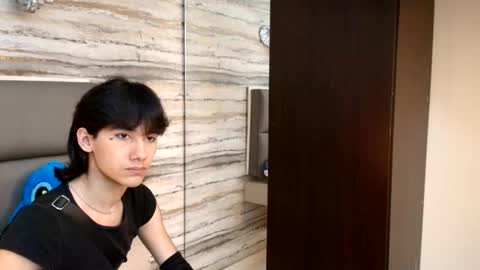 twinslovers_ online show from November 26, 2025, 3:51 am