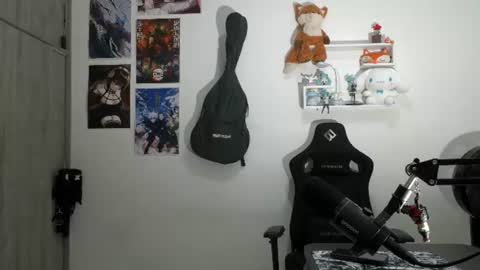 twinslovers_ online show from July 21, 2026, 3:42 am