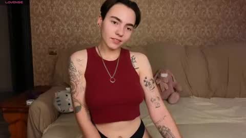 Snapshot of twobabesweet chatting on June 18, 2026, 8:58 am Welcome guys We Lili and Vic PVT open online show from June 18, 2026, 8:58 am