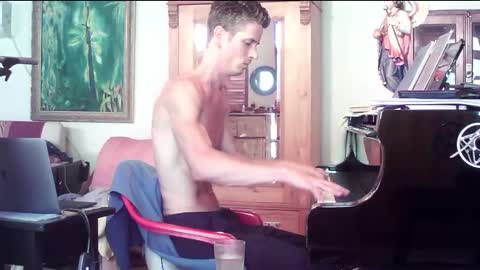 TobeBritta online show from November 9, 2025, 3:10 pm