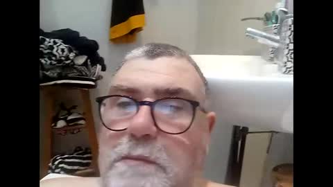 twohats2810 online show from January 9, 2026, 7:37 pm