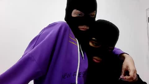 twoheartsonesoul_ online show from February 22, 2026, 8:02 am