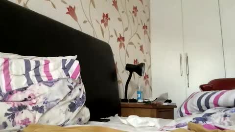 Twoheaven online show from December 2, 2025, 1:17 pm