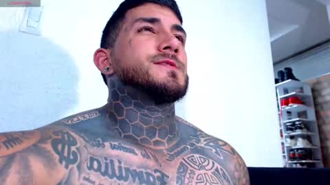 Angel online show from November 19, 2025, 2:00 am