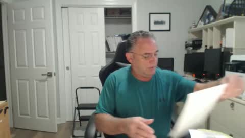 Twopeopleinlove online show from October 13, 2025, 10:15 am