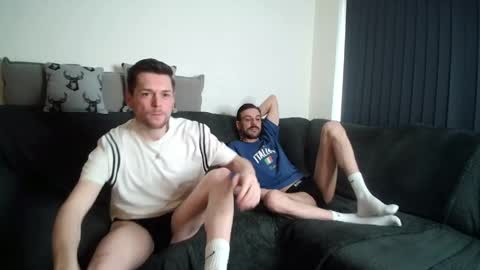 Snapshot of twotwinkhusbands chatting on May 15, 2026, 6:04 pm RyanRowan online show from May 15, 2026, 6:04 pm