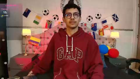 Snapshot of twunkmiguel chatting on June 19, 2026, 1:04 pm TwunkMiguel online show from June 19, 2026, 1:04 pm