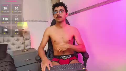 Snapshot of twunkmiguel chatting on July 25, 2026, 2:42 am TwunkMiguel online show from July 25, 2026, 2:42 am