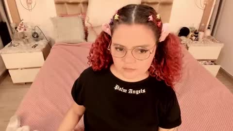 Twiggy online show from February 18, 2025, 8:25 pm