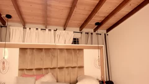 Twiggy online show from February 19, 2025, 12:03 am