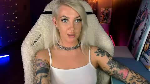 Snapshot of tykioty_miley chatting on May 7, 2026, 1:49 pm Miley online show from May 7, 2026, 1:49 pm