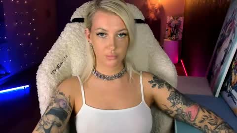 Snapshot of tykioty_miley chatting on June 5, 2026, 1:39 pm Miley online show from June 5, 2026, 1:39 pm