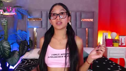 tyla_ks online show from December 2, 2025, 8:59 pm