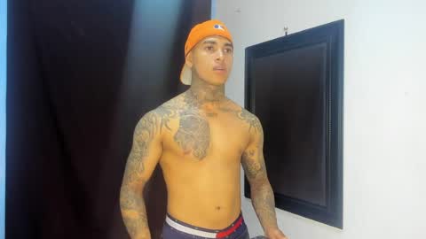 tyler_bell_ online show from May 4, 2026, 2:51 am