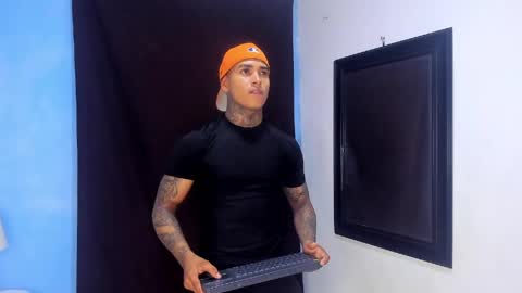 tyler_bell_ online show from May 5, 2026, 3:14 am