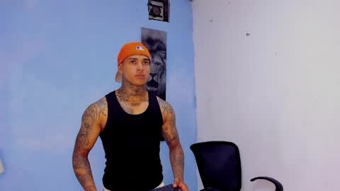 tyler_bell_ online show from May 7, 2026, 2:17 am
