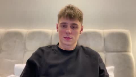 tyler_garrner online show from September 19, 2025, 12:23 am