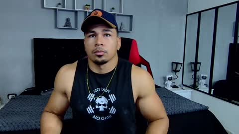 tyler_hank1 online show from December 29, 2024, 11:29 am